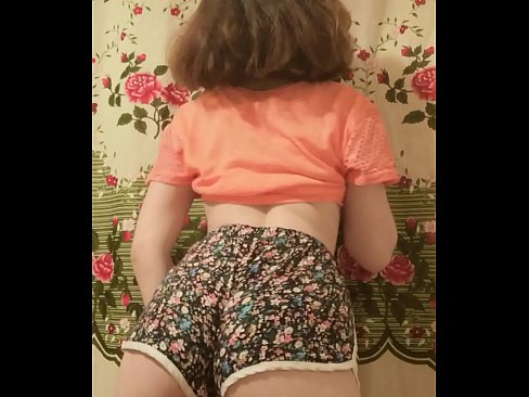 ❤️ Sexet ung babe laver en striptease ved at filme sine shorts på kamera ❌ Super porno at da.com-porn-mz.ru ️❤