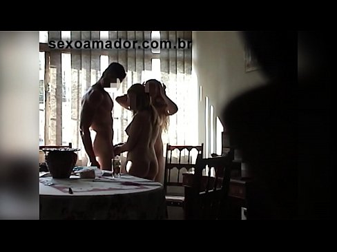 ❤️ Sexveninder inviterer en kæmpe mand og en trekant med ham ❌ Super porno at da.com-porn-mz.ru ️❤