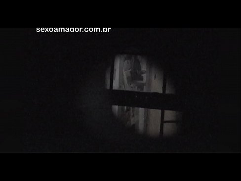 ❤️ Blondie bliver hemmeligt videooptaget af en voyeur fra nabolaget gemt bag hule mursten ❌ Super porno at da.com-porn-mz.ru ️❤