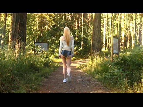 ❤️ Smuk kvinde bevæger sig langsomt, ikke nøgen video ❌ Super porno at da.com-porn-mz.ru ️❤